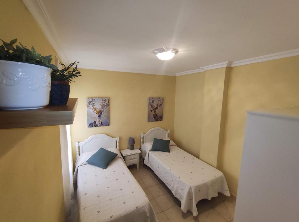 Amplio Piso Junto A Playa Victoria Lejlighed Cádiz Eksteriør billede