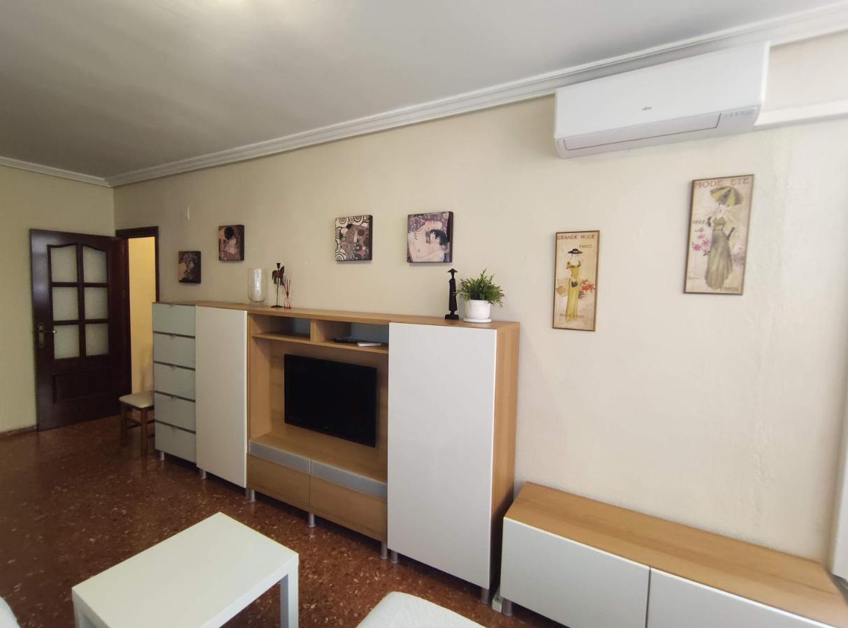 Amplio Piso Junto A Playa Victoria Lejlighed Cádiz Eksteriør billede